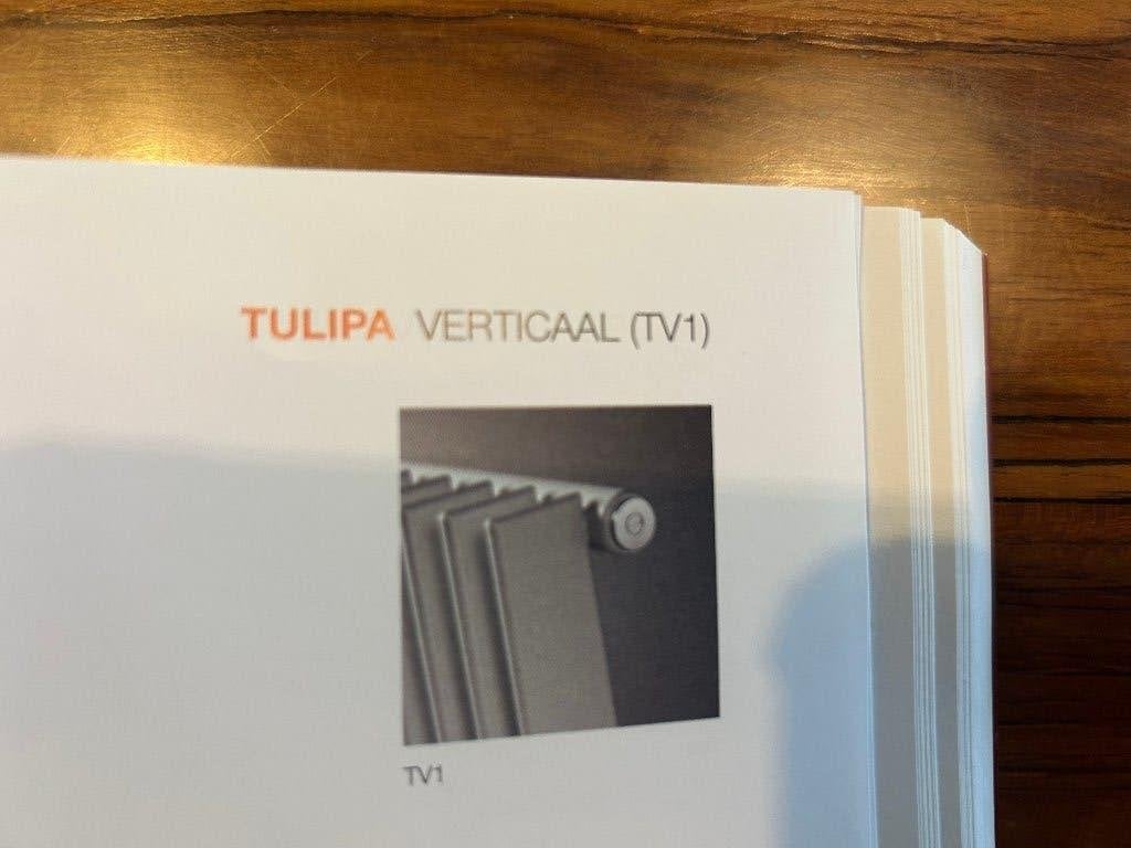 Sierradiator Vasco Tulipa type TV1, Kleur ral 9007, Doe-het-zelf en Bouw, Ophalen, Hoog rendement (Hr), Radiator, Nieuw