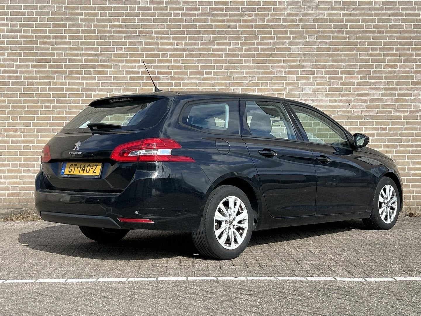 Peugeot 308 SW 1.2 PureTech Blue Lease | Cruise |, Electronic Stability Program (ESP), Zwart, 99 g/km, Overige kleuren