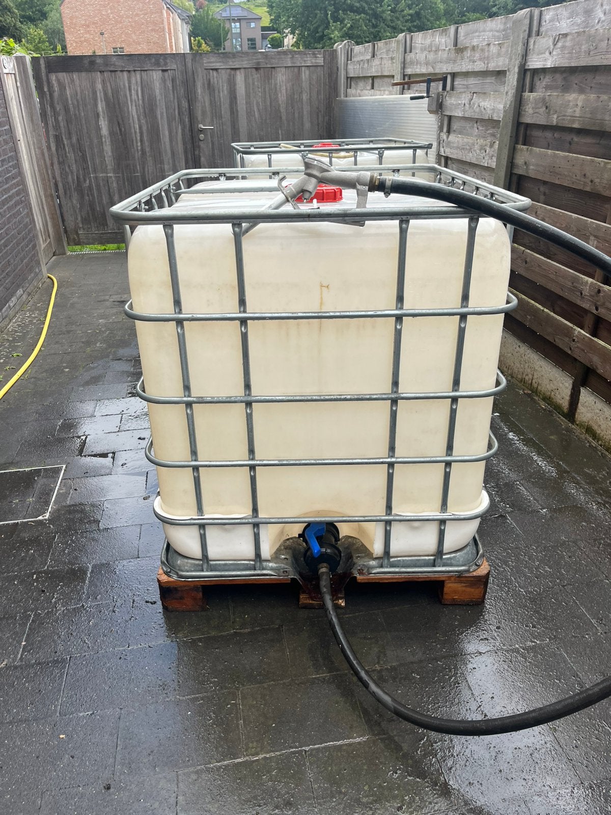 IBC container 1000L met vulpistool, Tuin en Terras, 150 liter of meer, Ophalen, Gebruikt