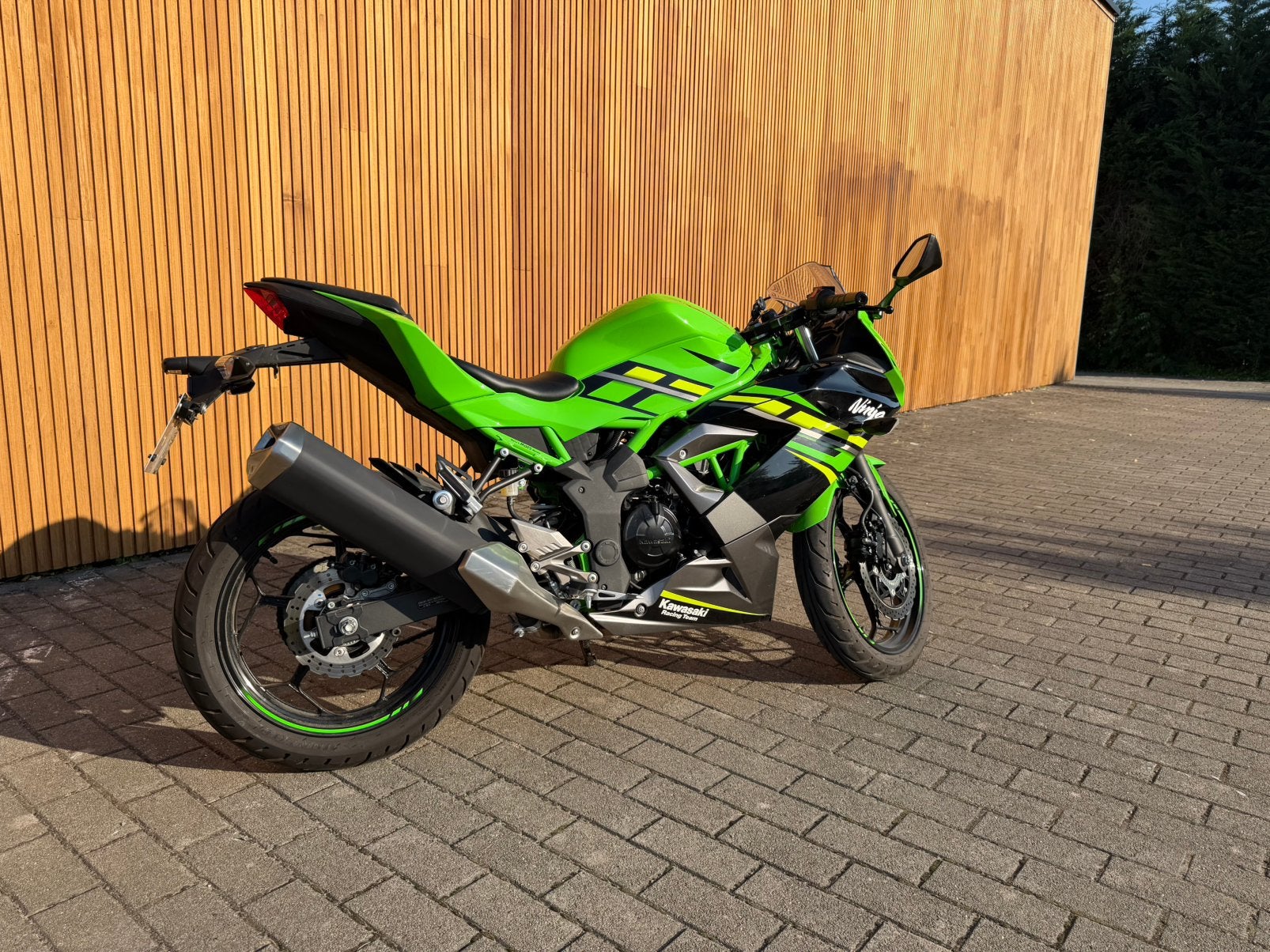 Kawasaki Ninja 125 *2400 km, Motos, Motos | Kawasaki, Permis Moto A1 minimum, ABS, 1 cylindre, Manuelle