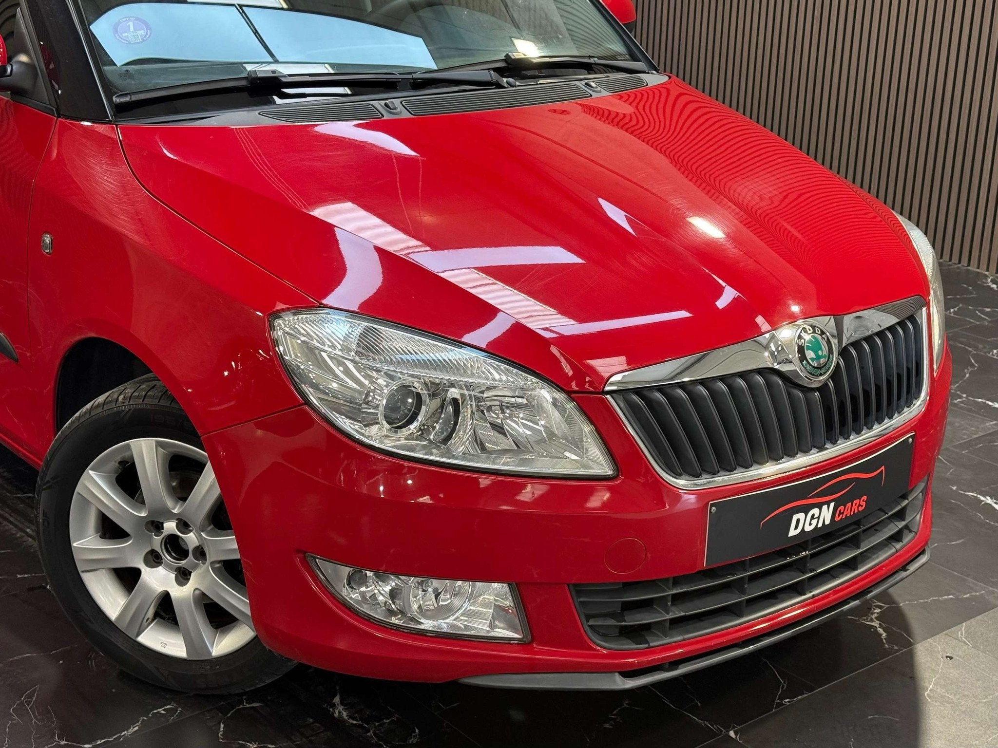 Skoda Fabia Fabia 1.2i * CARNET COMPLET *, Rouge, Euro 5, Achat, Entreprise