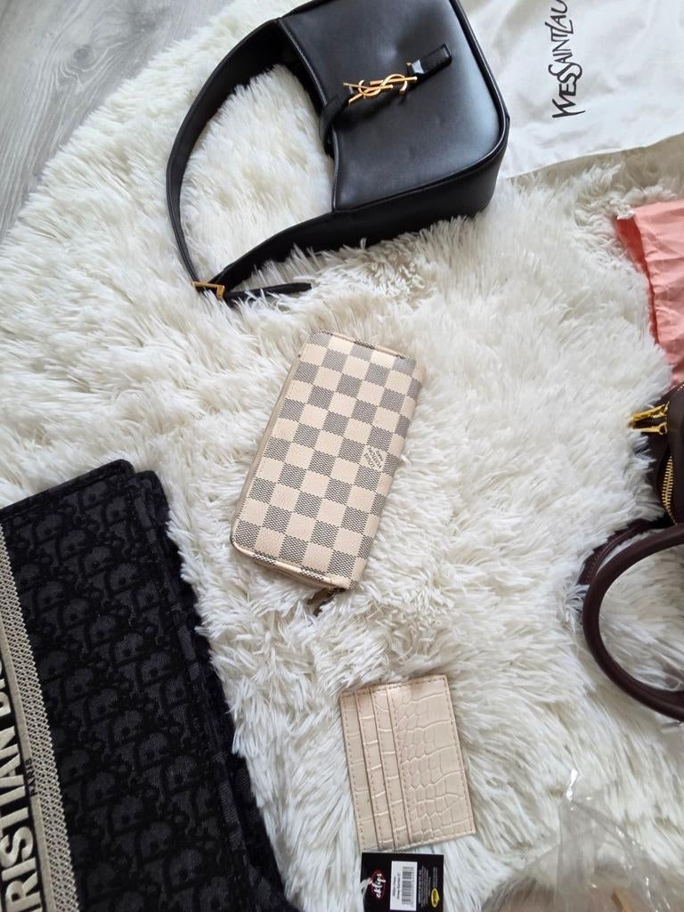 Louis Vuiton portemonnee, Ophalen