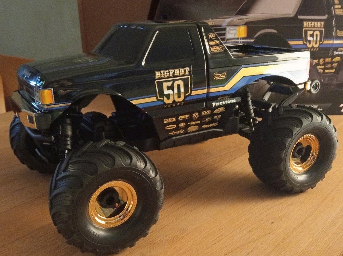 TRAXXAS BIGFOOT 50 YEARS LIMITED EDITION RTR NIEUW 4X4 1:10, Hobby & Loisirs créatifs, Neuf, Échelle 1:10, Enlèvement ou Envoi