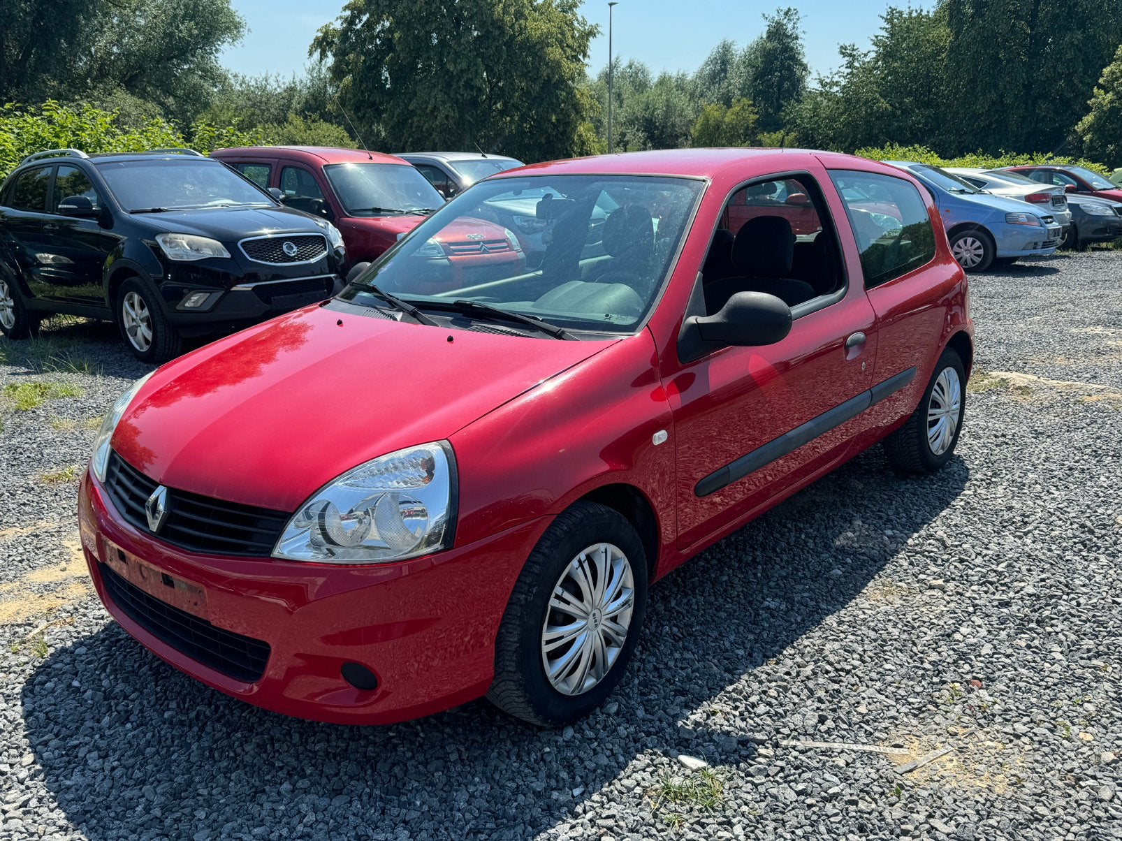RENAULT CLIO, Autos, Rouge, Euro 5, Entreprise, https://public.car-pass.be/vhr/a314b5d8-f150-4595-b2a2-956d6c275f7e