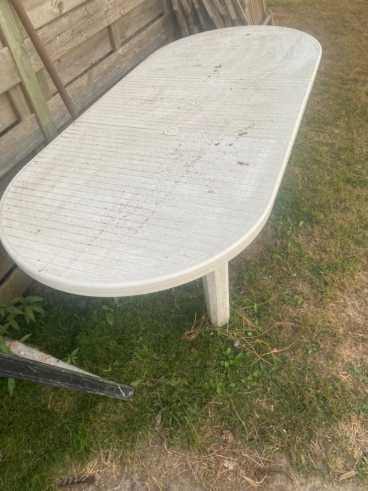 Gratis witte  pvc tafel, Tuin en Terras, Ophalen
