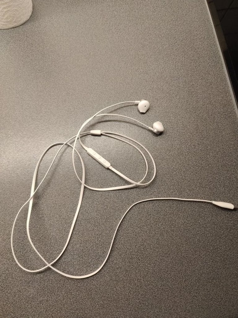 JBL USB-C bedrade oortjes | slechts 2 keer gebruikt, Ophalen, Zo goed als nieuw, JBL