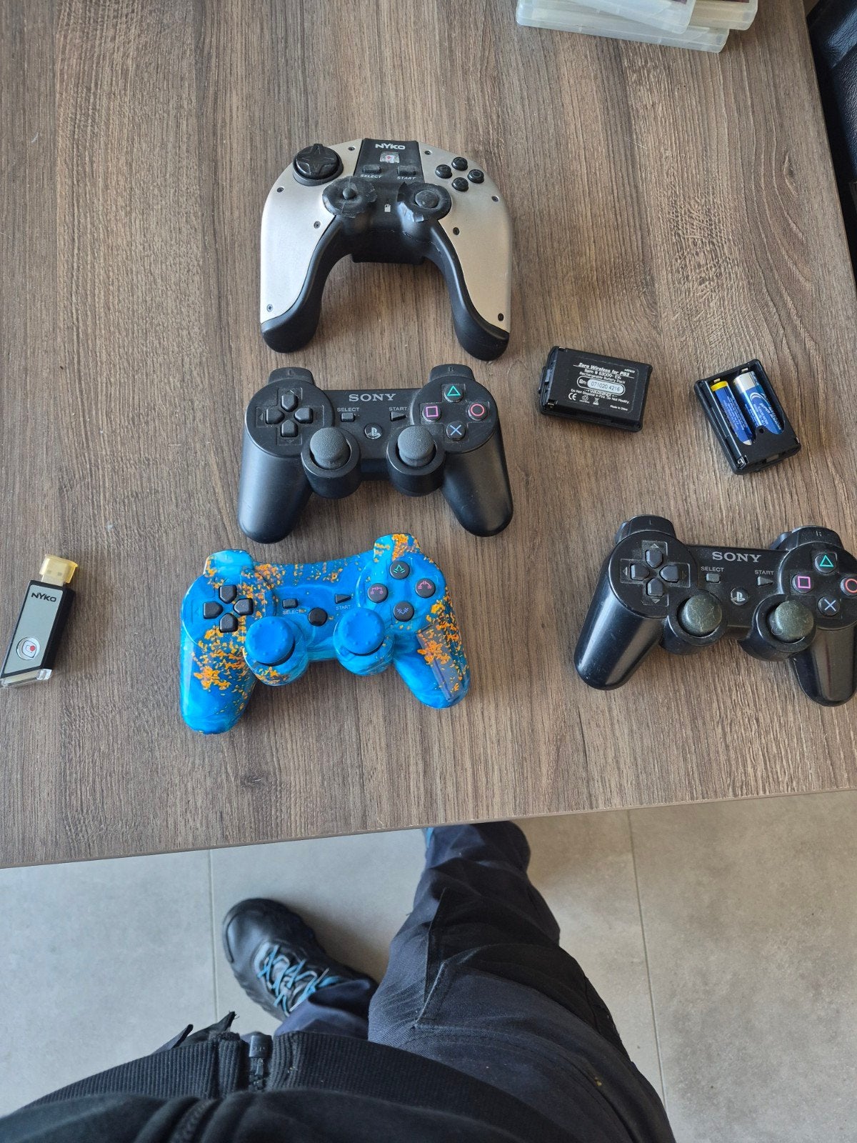 ps3 games 21 originele games. en 3x dualchock controller, Games en Spelcomputers, Ophalen, Gebruikt, Met 3 controllers of meer