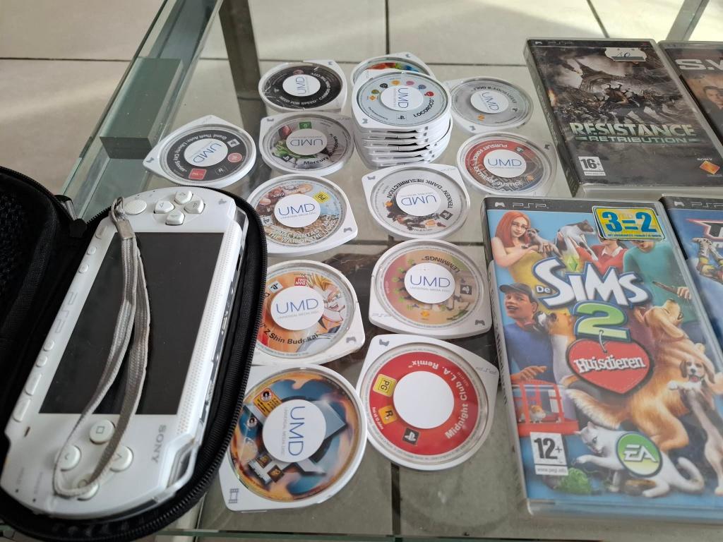 psp 1004 met nieuwe batterij en veel spellen, Ophalen, Gebruikt, Wit, PSP