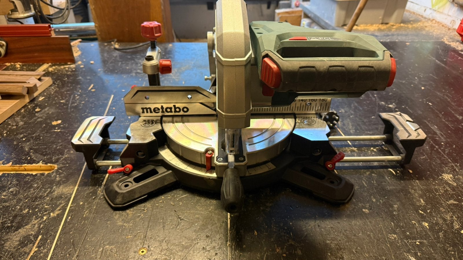 Metabo KS216, Bricolage & Construction, Outillage | Scies mécaniques, Enlèvement ou Envoi, Comme neuf, Scie à onglet
