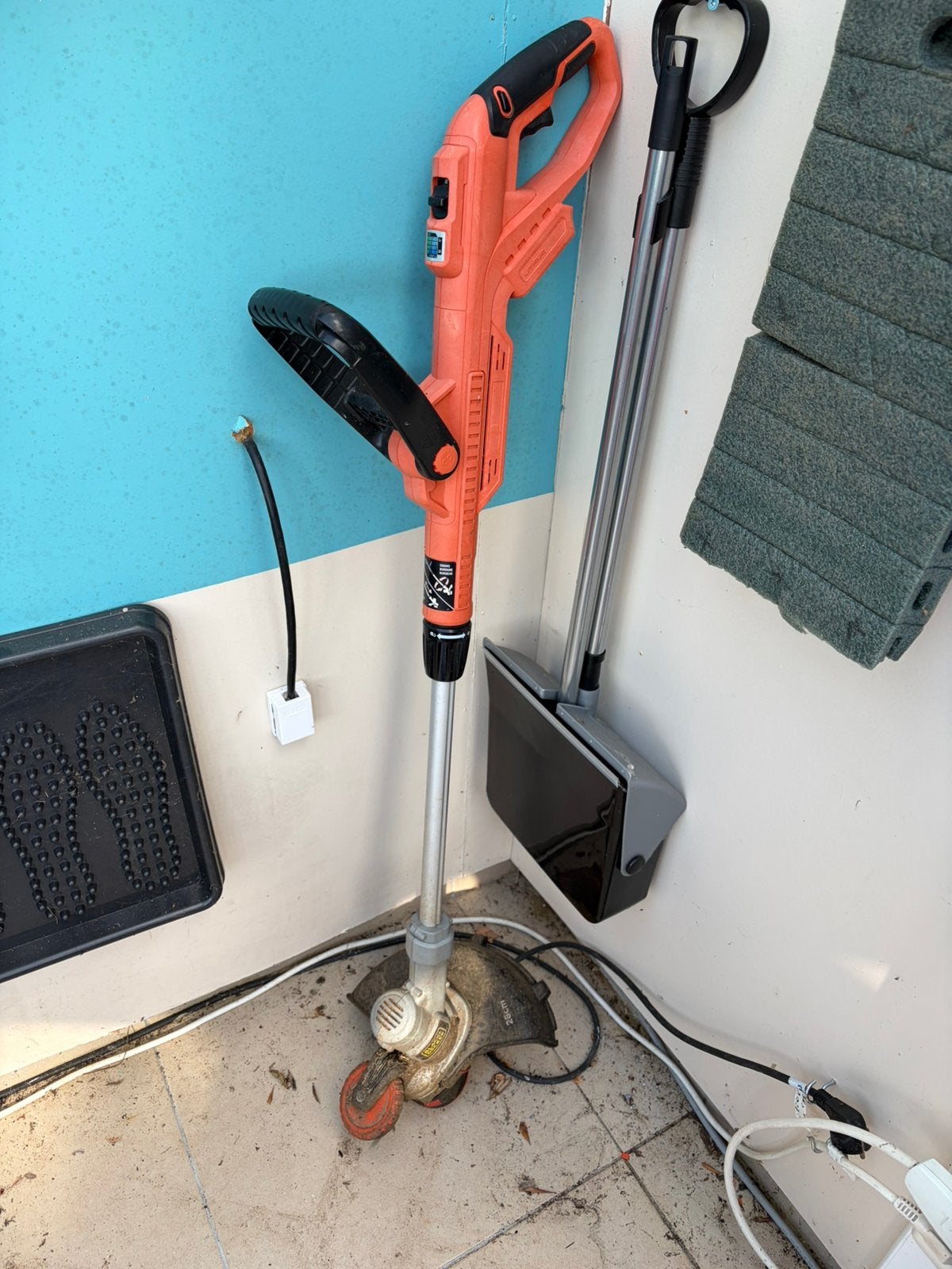 Debroussailleuse Black & Decker 18V, Enlèvement, Utilisé, Batterie