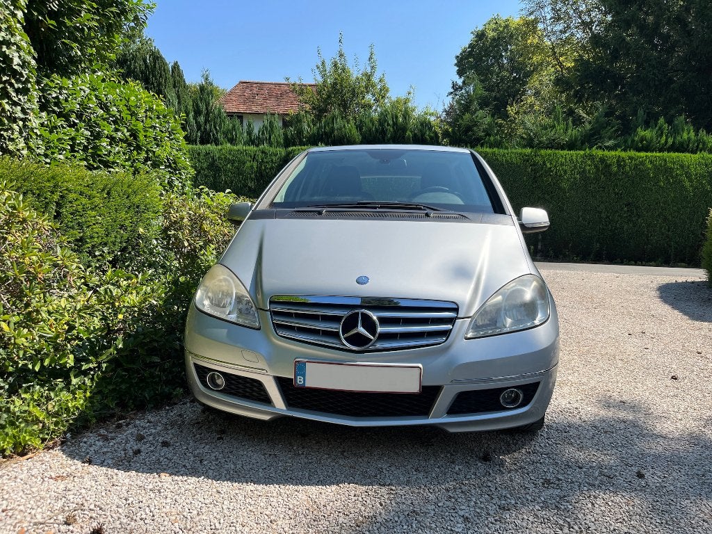 MERCEDES A150 Benzine, slechts 80000km, prijs bespreekbaar, Auto's, Voorwielaandrijving, 1498 cc, 4 cilinders, Leder en Stof