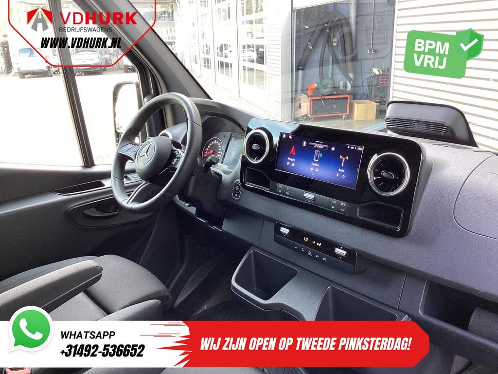 Mercedes-Benz Sprinter 317 CDI Aut. L2H2 LED/ Stoelverw./ Ge, Auto's, Automaat, Mercedes-Benz, Bedrijf, Diesel