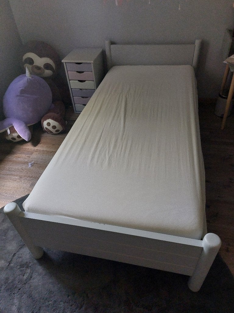 Kinderbed en nachtkastje, 85 tot 100 cm, Zo goed als nieuw, 180 cm of meer, Ophalen