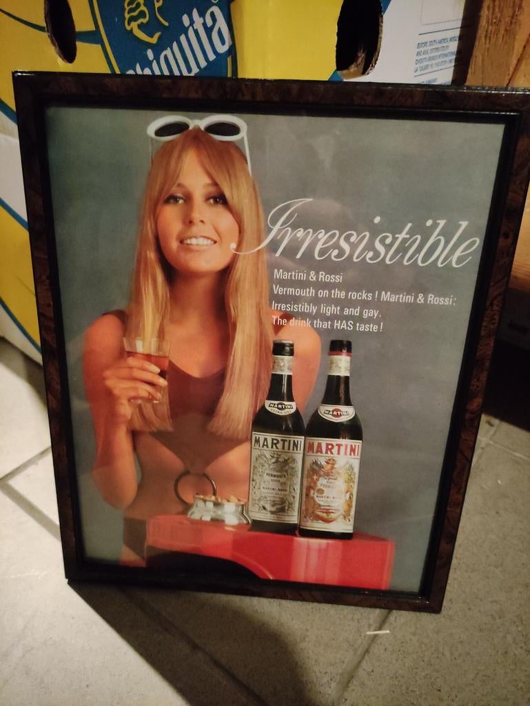 MARTINI - IRRESISTIBLE, Verzamelen, Merken en Reclamevoorwerpen, Ophalen of Verzenden