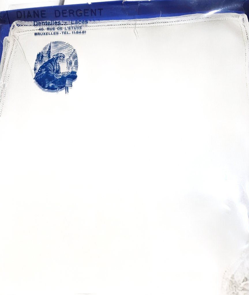 Lot de 4 mouchoirs blancs avec dentelle, Envoi