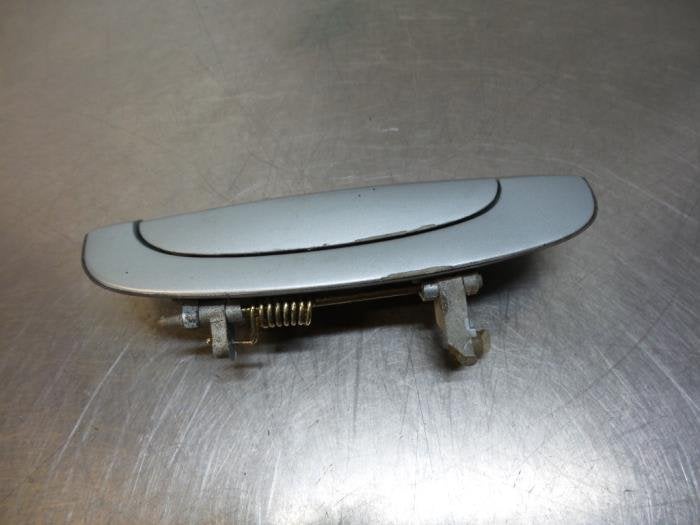 Poignée portière 4portes arrière droite d'un Hyundai Getz, -, 3 mois de garantie, Utilisé, Hyundai