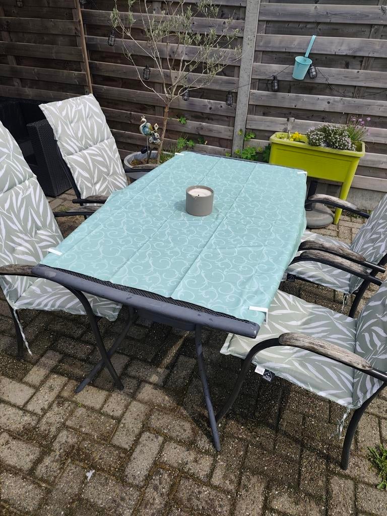 Aluminium grijze tafel met 4 stoelen afgewerkt met hout, Tuin en Terras, Tuinsets en Loungesets, Ophalen