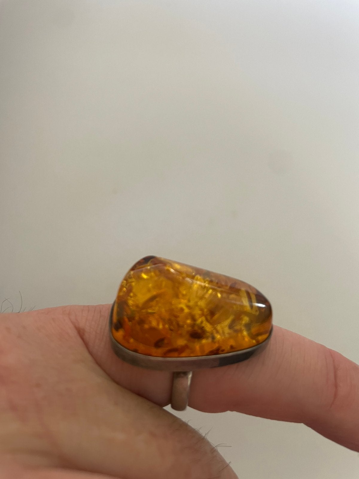 zilveren ring met ambersteen, Handtassen en Accessoires, Ringen, Ophalen, Zo goed als nieuw, Zilver
