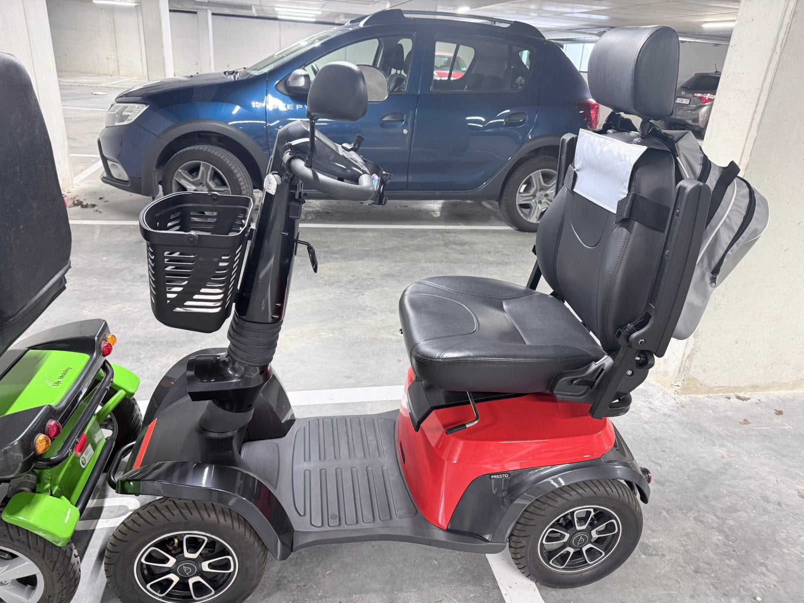 Rode Scootmobiel, Divers, Voitures sans permis & Scooters pour invalides, Life and Mobility, 16 km/h ou plus, Comme neuf, Enlèvement
