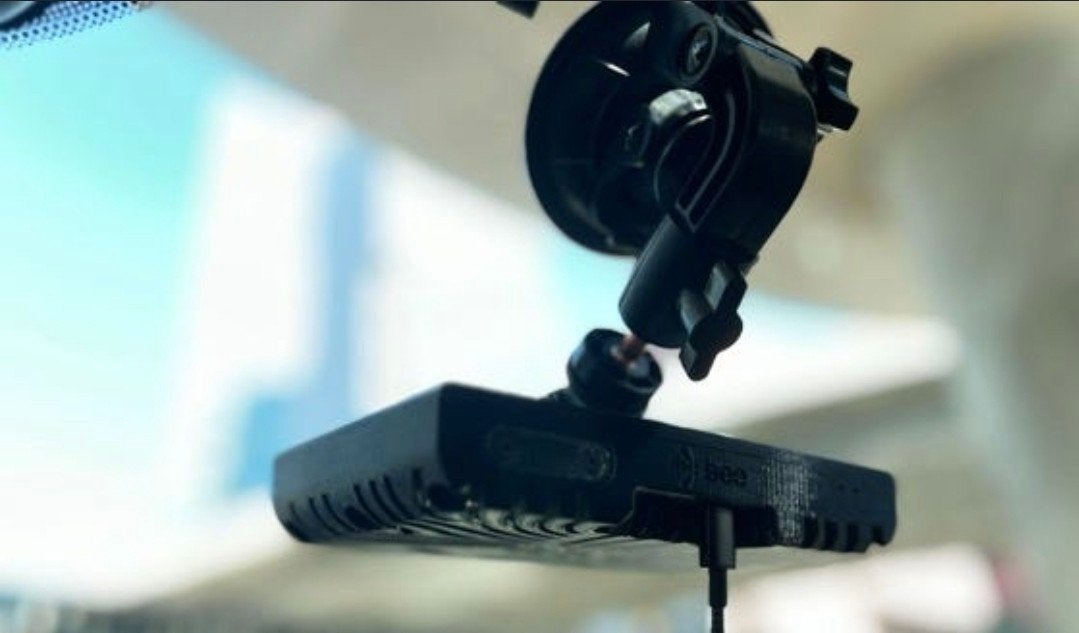 Bee hivemapper dashcam, Enlèvement