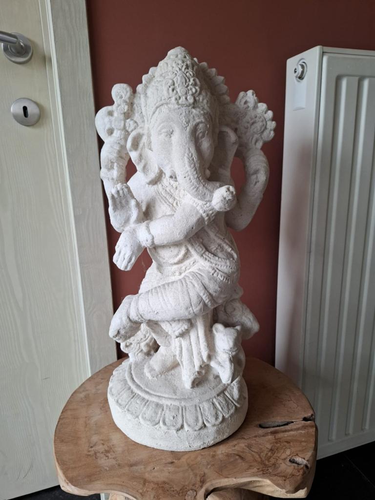 Zwaar ganesha beeld, Ophalen