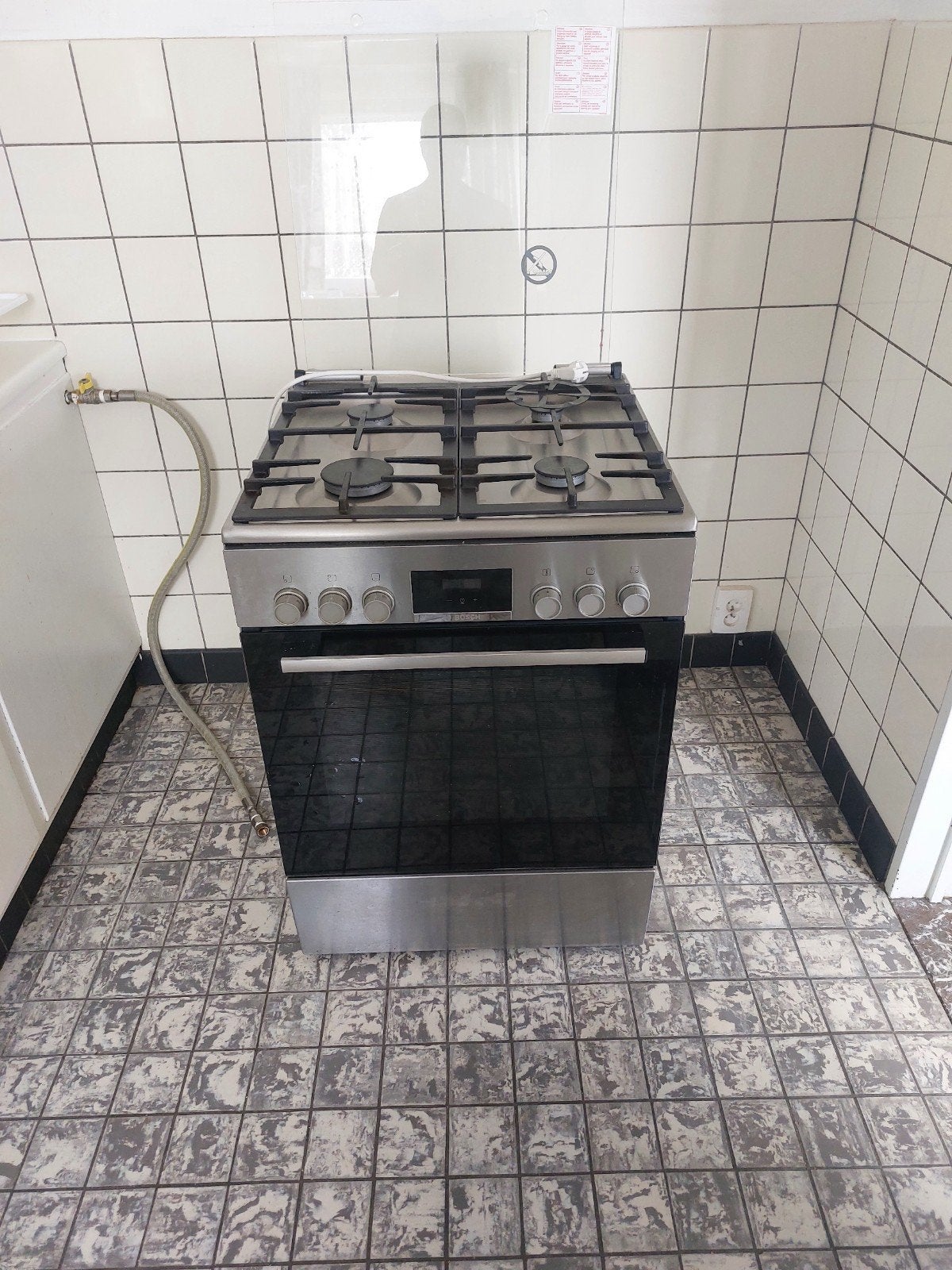Gasfornuis Bosch met elektrische oven., Elektronische apparatuur, Ophalen, 4 kookzones, Zo goed als nieuw, Gas