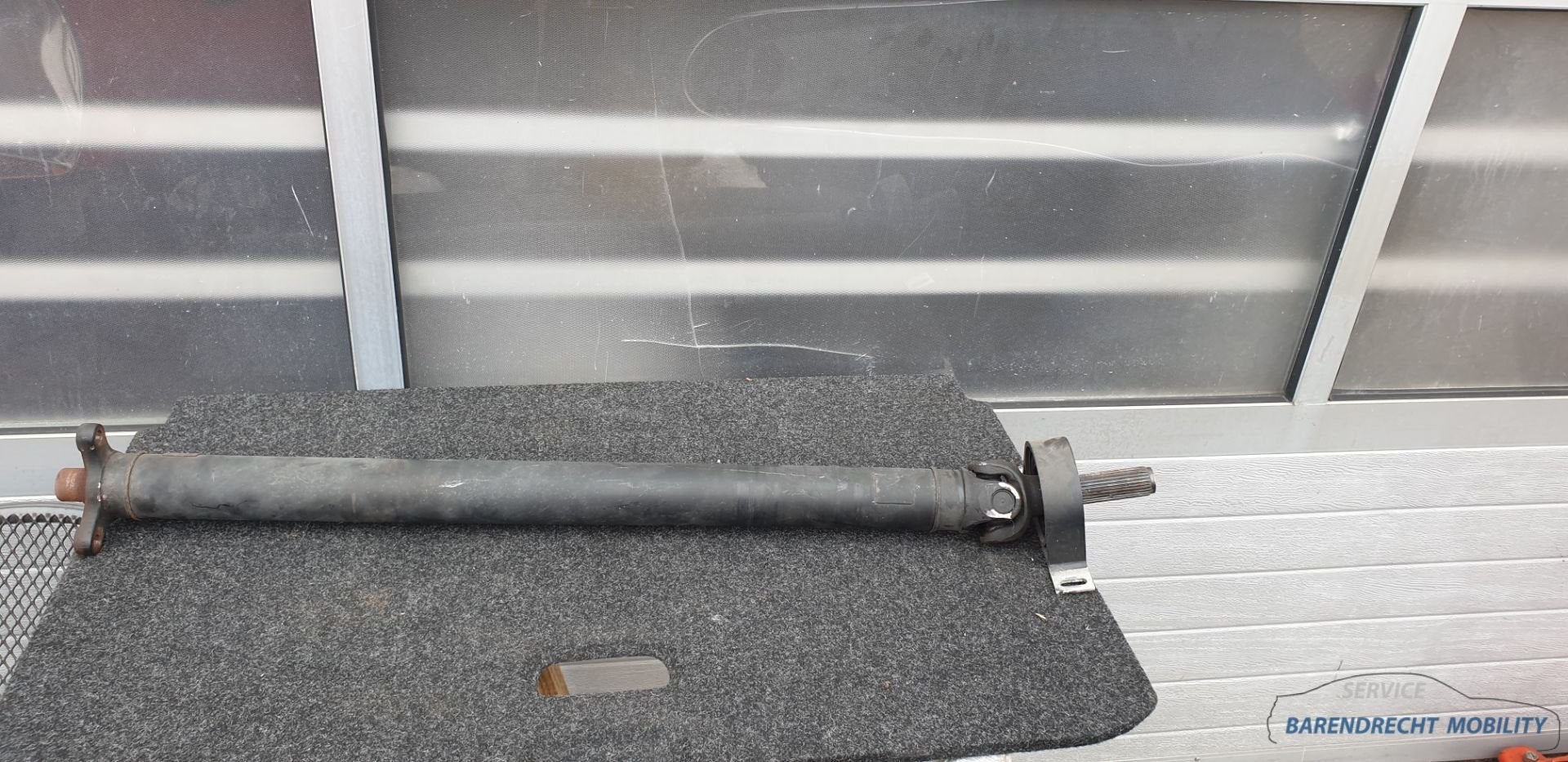 Arbre cardan arri re Mercedes Classe E W212 E220 CDI 2014 d', Mercedes-Benz AG, Mercedes-Benz, Utilisé, Mercedesstrasse 120
70372  Stuttgart, DE
