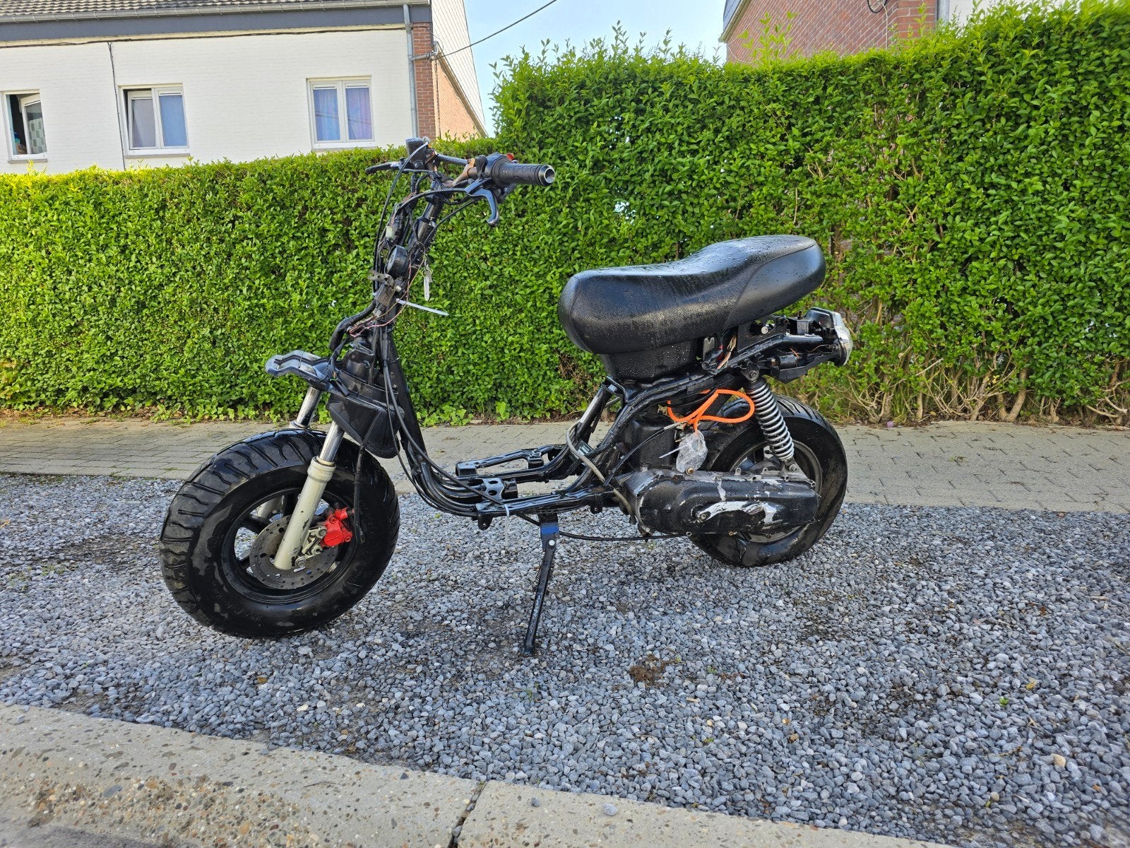 booster classe A + caroserie neuve disponible lire annonces, Autres modèles, Enlèvement, Essence, Classe A (25 km/h)