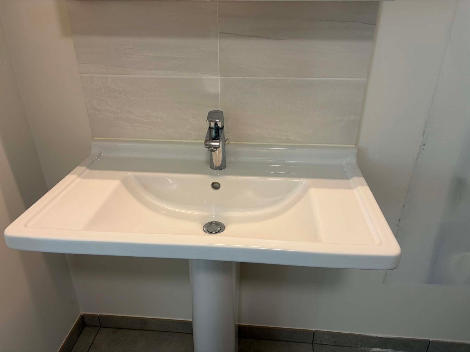 Wastafel op voet met kraan, Ophalen, 75 cm of meer, 50 tot 100 cm, Zo goed als nieuw