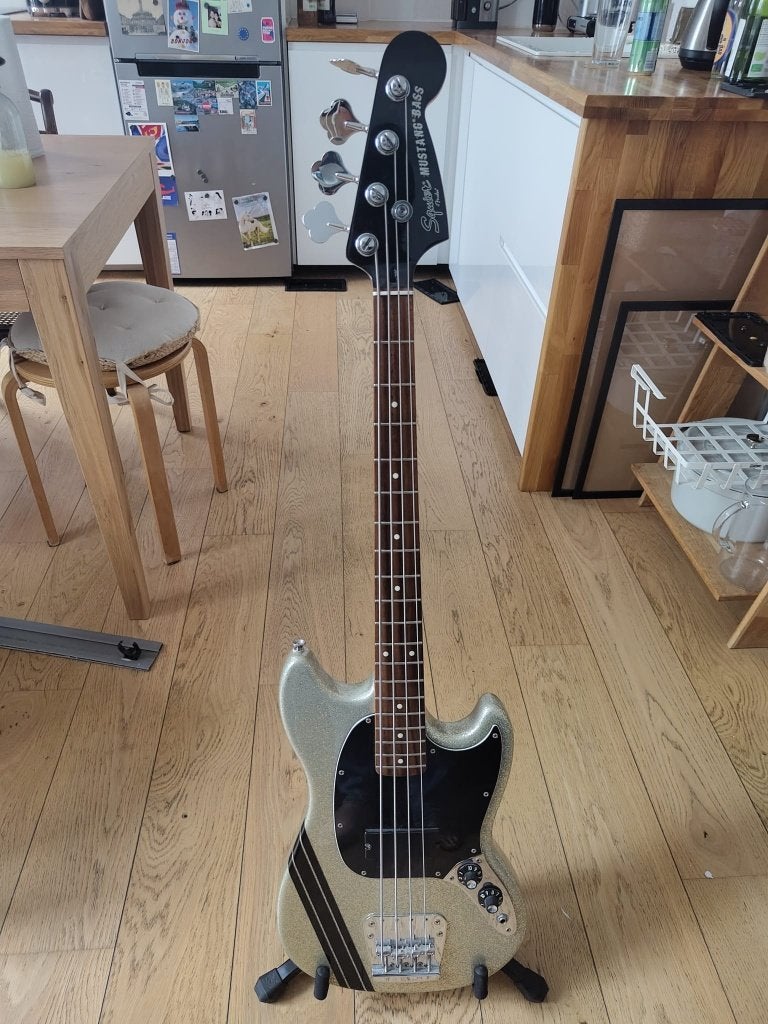 Squier Mustang Mikey Way, Musique & Instruments, Enlèvement, Comme neuf, Électrique