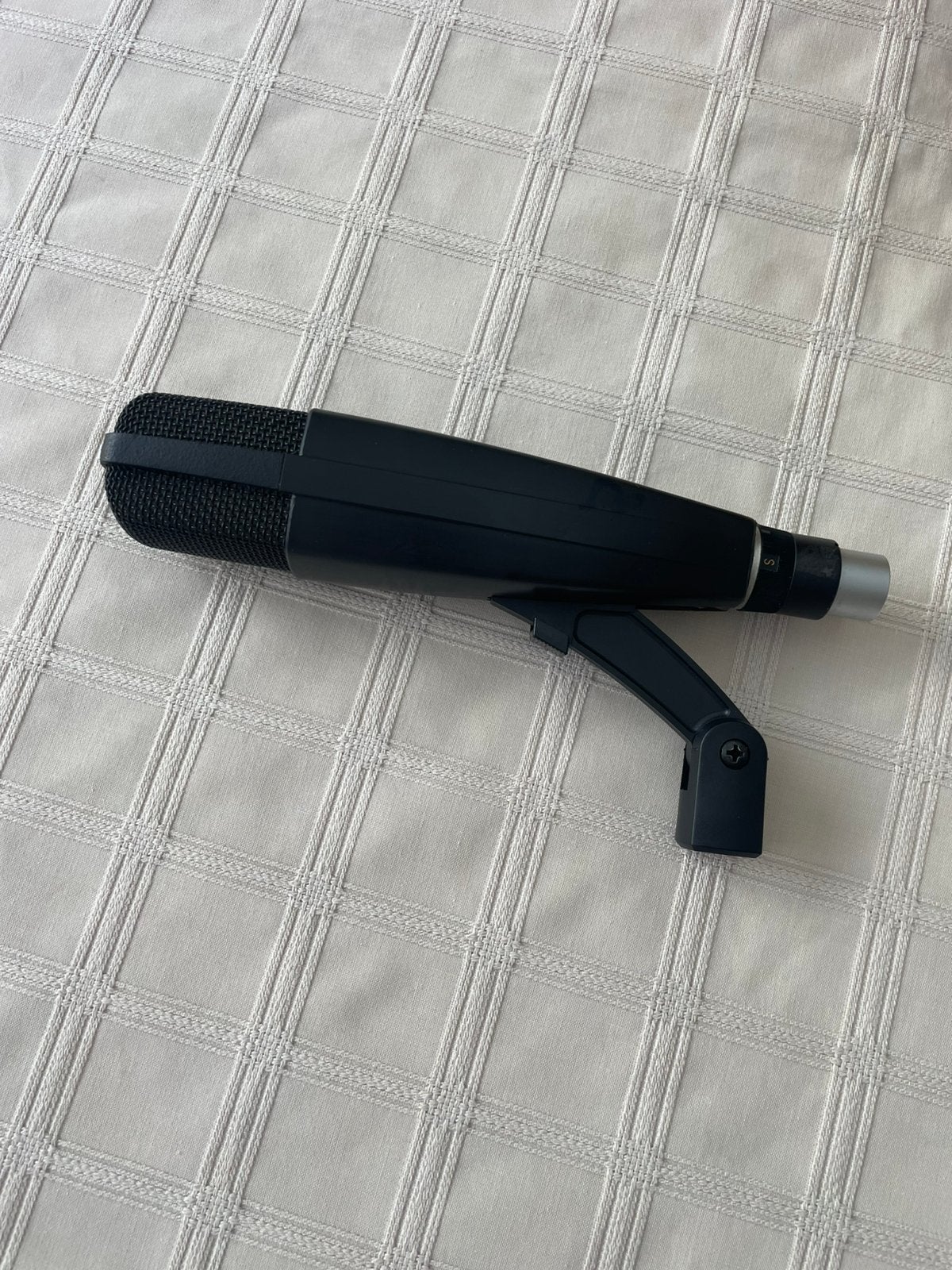 Sennheiser md421, Musique & Instruments, Enlèvement ou Envoi, Utilisé, Micro pour instrument