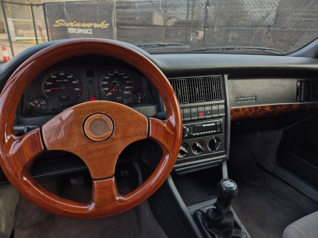 Audi 80 / OLDTIMER / 2.0 Benzine / Schuifdak, foto 11