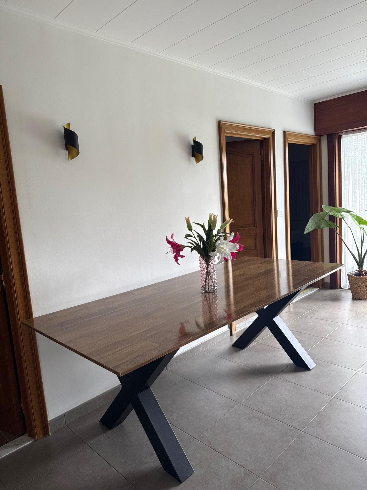 Moderne Eettafel te Koop (hout & metaal) - Uitstekende Staat, Huis en Inrichting, Tafels | Eettafels, Ophalen, 100 tot 150 cm