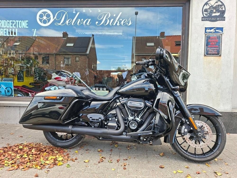 Harley FLHXS Streetglide spec- 2018 - 38332 km, Motoren, 2 cilinders, 1745 cc, Meer dan 35 kW, Toermotor