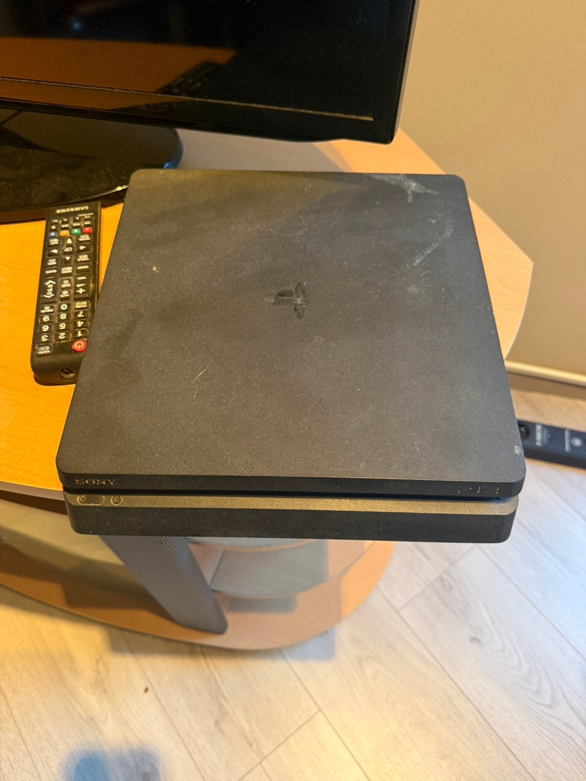 Ps4 slim werkt perfect, Games en Spelcomputers, Spelcomputers | Sony PlayStation 4, Ophalen, Zo goed als nieuw, Met 1 controller