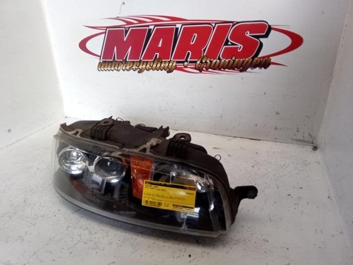 Koplamp links van een Fiat Punto, Gebruikt, -, -, Fiat