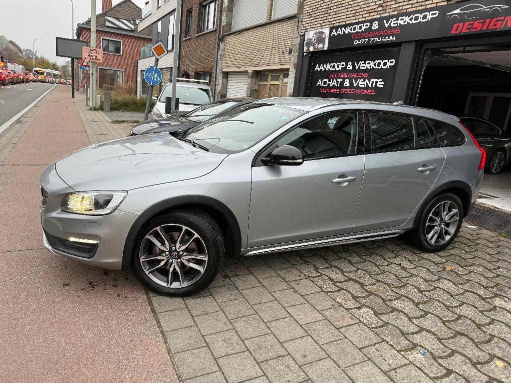 Volvo V60 Cross Country 2.0 D3 D3 Summum Xenon-cruiseboek, Auto's, Volvo, Automaat, Euro 6, 4 cilinders, Bluetooth