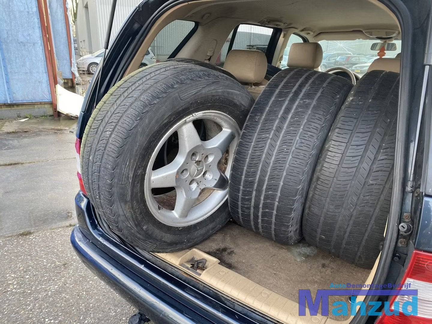Mercedes ML w163 banden velgen 66.6 5x112 275 55 17 inch, Auto-onderdelen, Gebruikt, Mercedes-Benz AG, Mercedesstrasse 120
70372  Stuttgart, DE