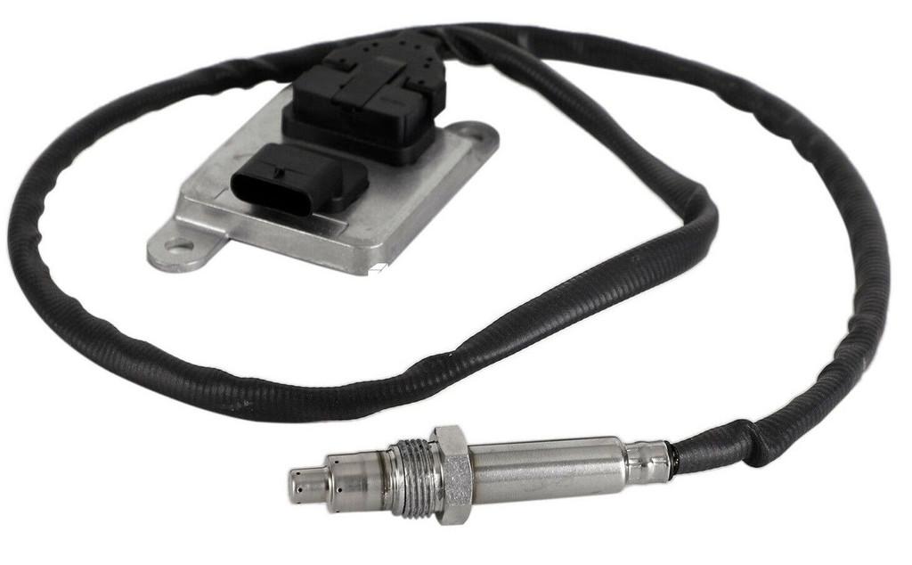 Capteur NOx Mercedes Classe C W205/Classe E C207 A0009051512, Neuf, Mercedes-Benz AG, Mercedes-Benz, Mercedesstrasse 120
70372  Stuttgart, DE