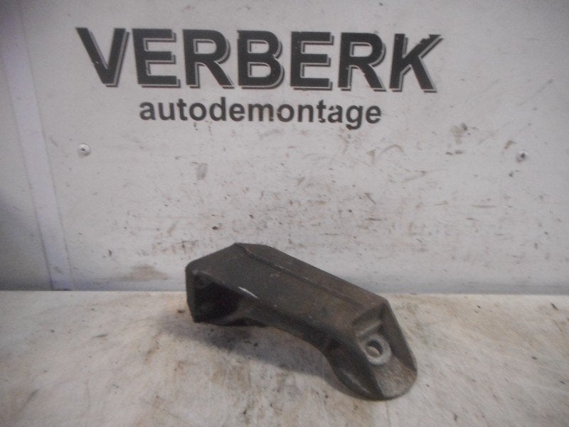 BOITE DE VITESSES SUPPORT GAUCHE Ford Escort 3 (GAA), Henry-Ford-Straße  1
50735  Köln, DE, Ford-Werke GmbH, Kunden@ford.com, Ford