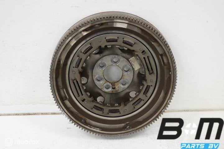 2 massa vliegwiel VW Passat B8 04E105266K, Gebruikt