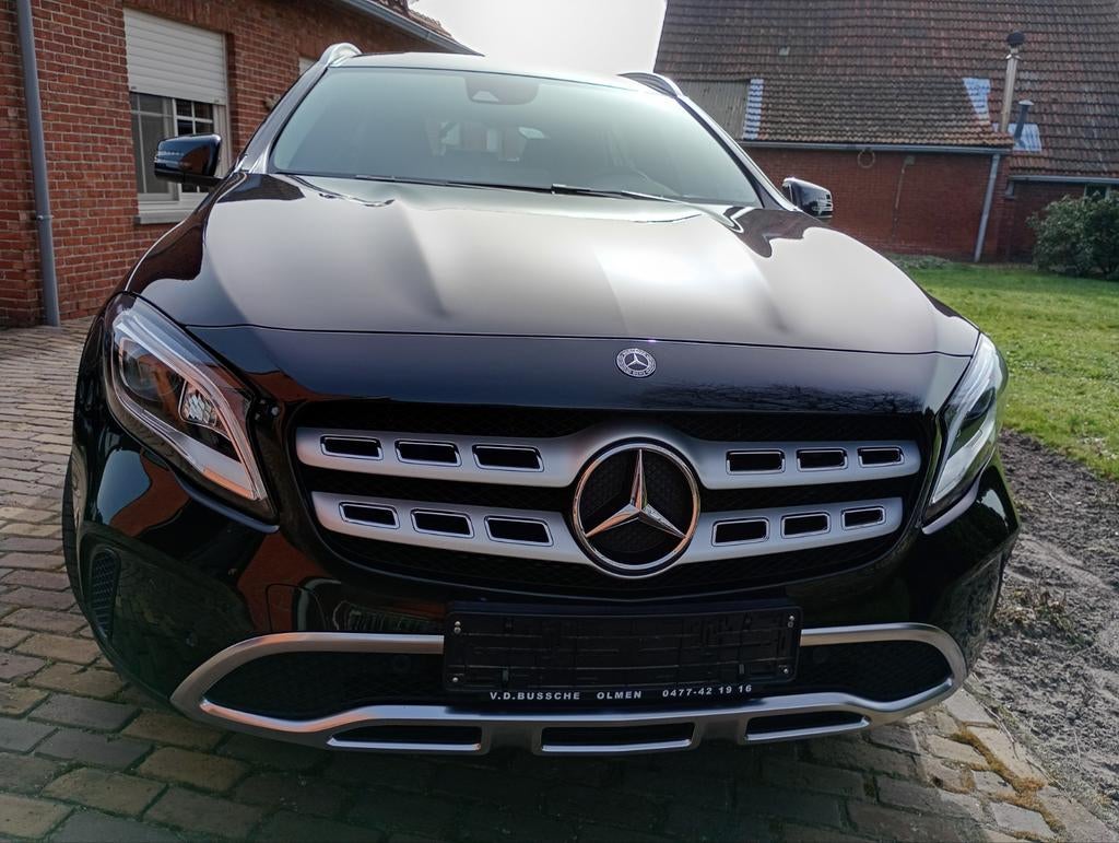Mercedes Benz GLA 180 benzine automaat, Automaat, Zwart, Zwart, Trekhaak
