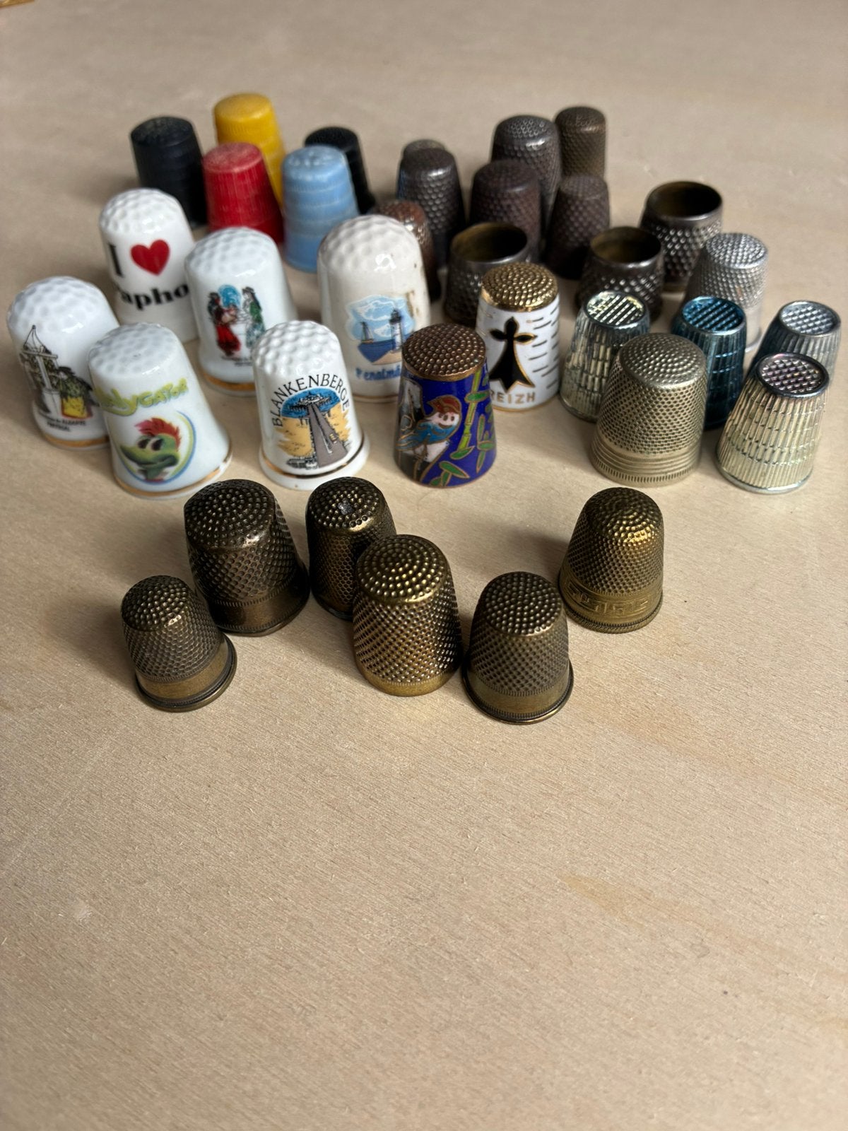Lot de 35 dés à coudre, Enlèvement ou Envoi, Utilisé, Bronze