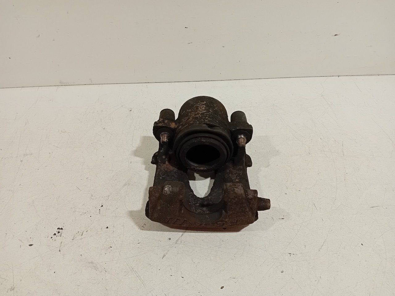 Remklauw links voor Volkswagen Polo, Onderdelen@venauto.nl, Van der Ven Autorecycling B.V., Gebruikt, Ettenseweg 76, 4706 PB Roosendaal, The Netherlands