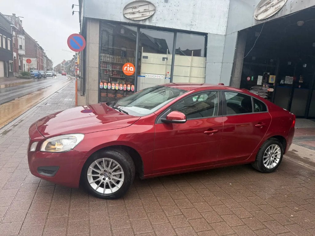 Volvo S60 T4 179Pk Automatique*Carnet Volvo Car Pass*, Autos, Volvo, Euro 5, Achat, Entreprise, Carnet d'entretien
