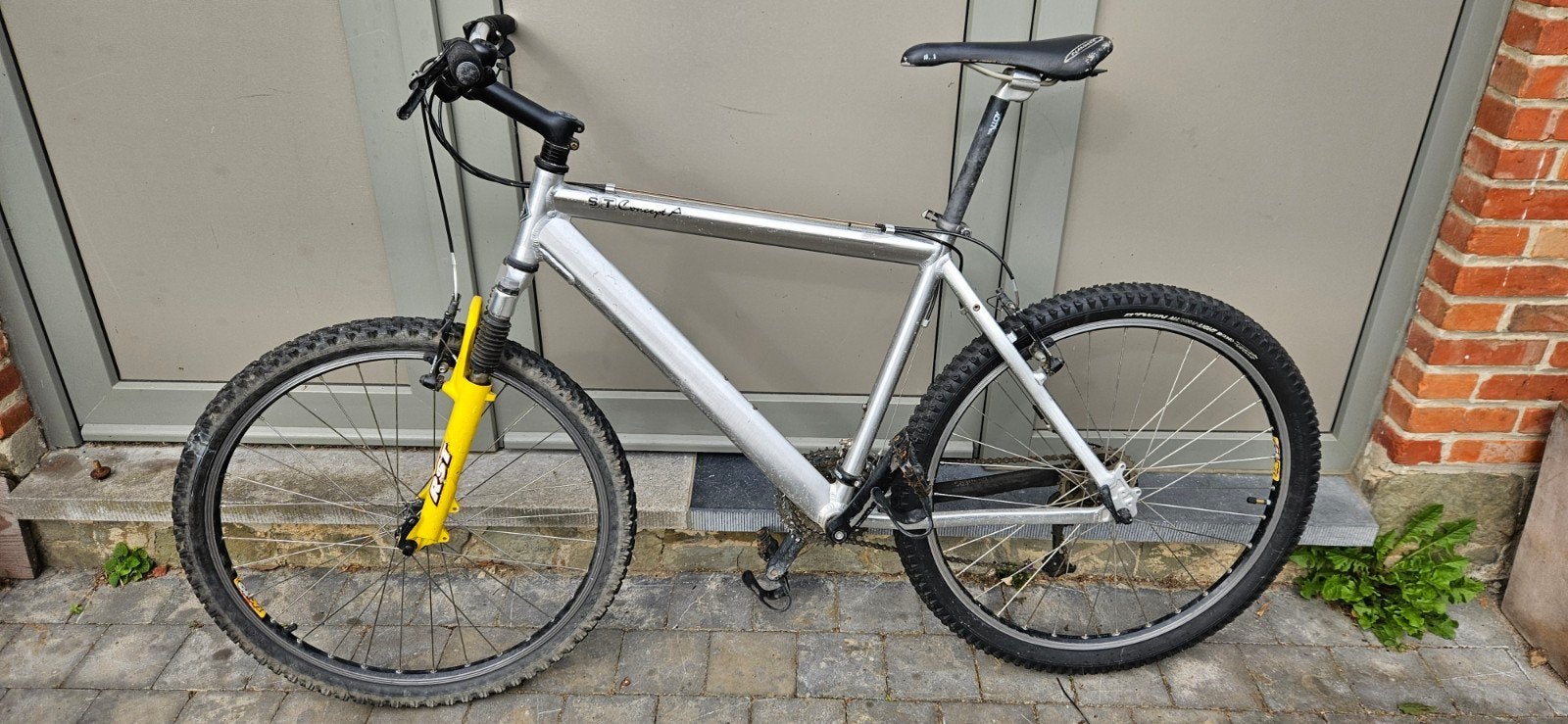 MTb alu frame, Deore versnellingen en remmen, Rst voorvork, Ophalen, Gebruikt