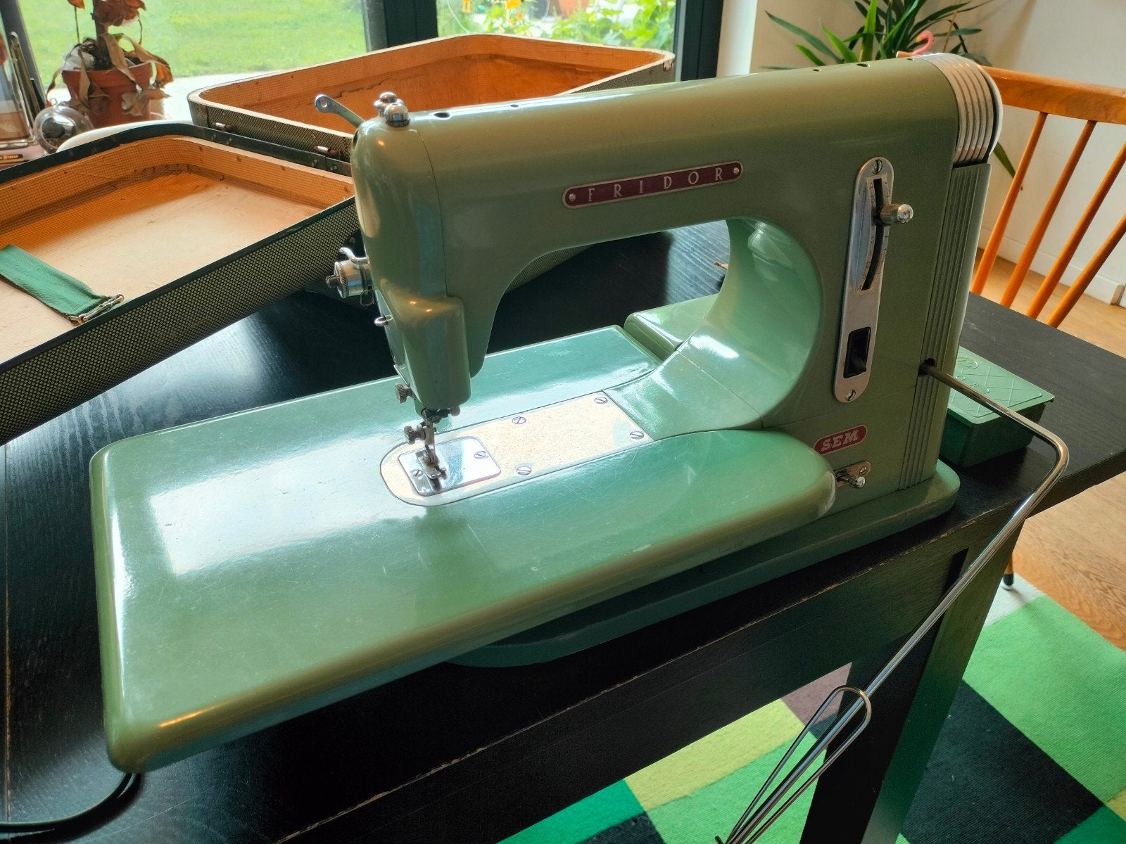 Fridor vintage naaimachine, Antiek en Kunst, Antiek | Naaimachines, Ophalen