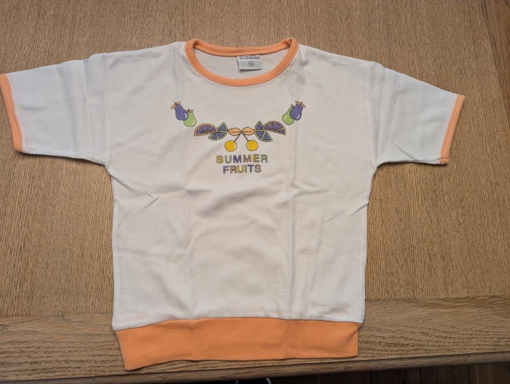 T-shirt blanc avec des fruits d'été dessus pour les filles d, Enlèvement ou Envoi, Utilisé, Fille, Chemise ou À manches longues