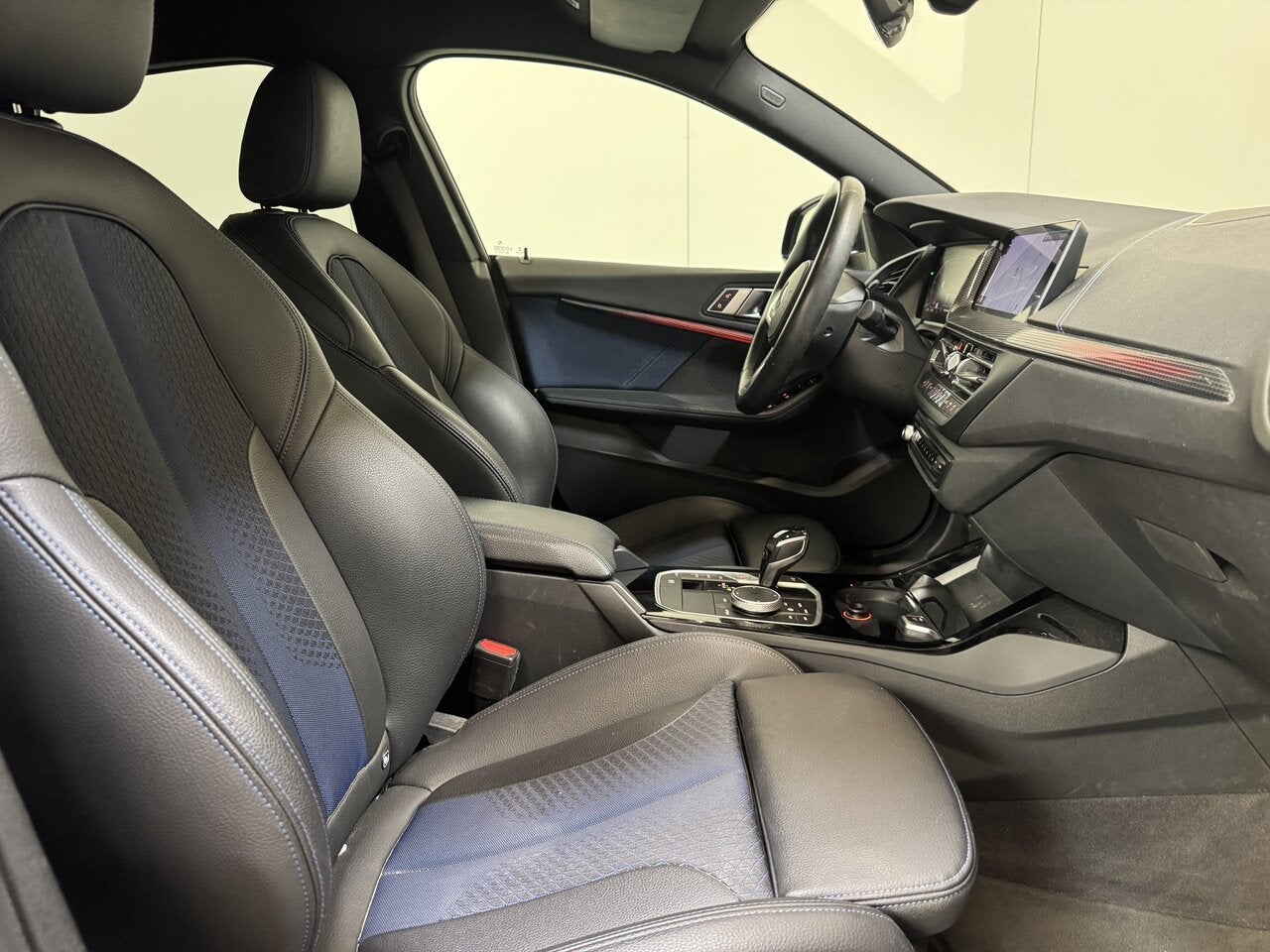 BMW 216 d Autom. - M Pack - Topstaat!, 4 deurs, 2 Reeks, Zwart, 99 g/km