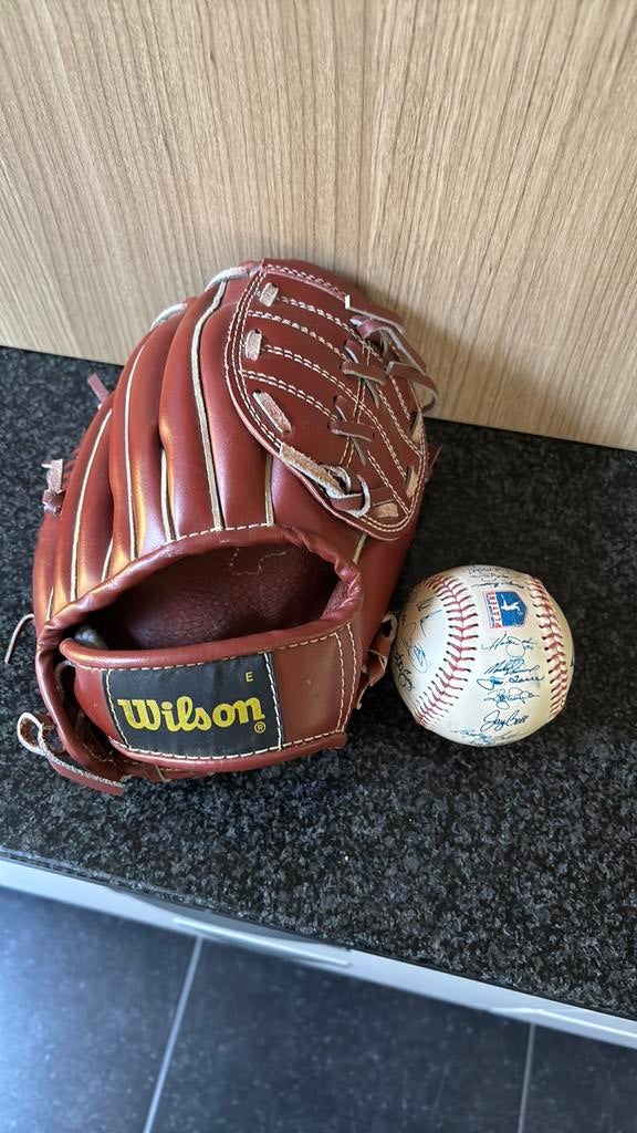 Honkbal handschoen en bal, Ophalen of Verzenden, Gebruikt, Honkbal, Bal